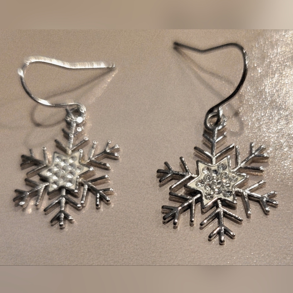 Snowflake Dangle Pierced Earrings Rhineztone And Silver Tone 3/4"